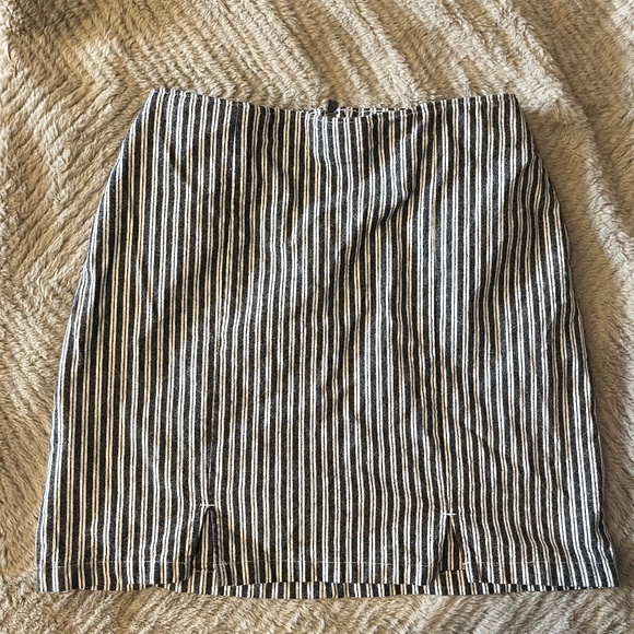 Hollister Mini Skirt - Picture 1 of 2